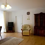 Maria-Viktoria Apartment